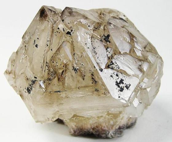 A lovley quartz crystal photo from the MinDat website, taken by Rock Currier.